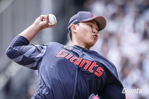 역투하는 롯데 박진