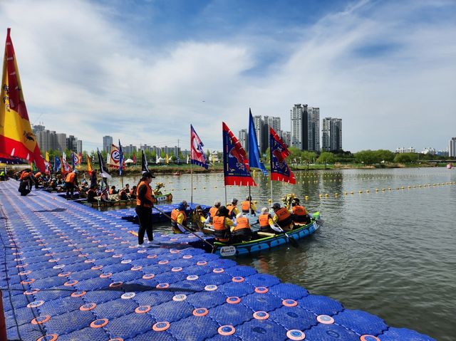 곡교천에서 열린 전국 노젓기대회 모습