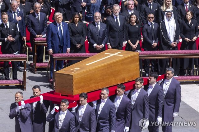 프란치스코 교황의 장례미사에 참석한 각국 정상들
