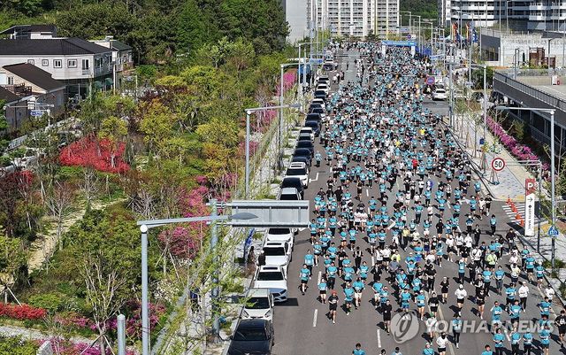 기장바다마라톤대회 '힘찬 출발'