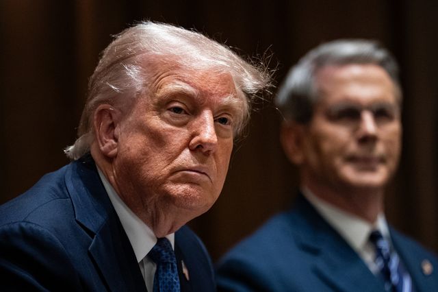 도널드 트럼프 미국 대통령과 스콧 베선트 재무부 장관