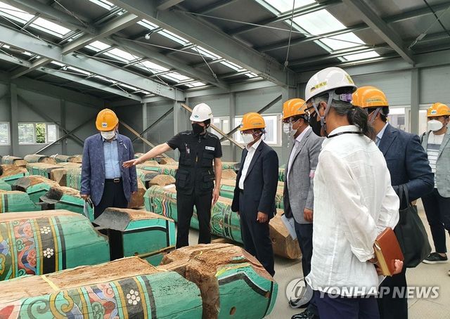 2021년 공개된 여수 진남관 정비 현장 모습 