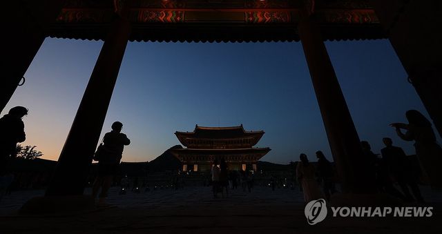 지난해 경복궁 야간 관람 모습 
