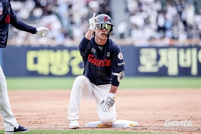 '타율 1위' 전민재