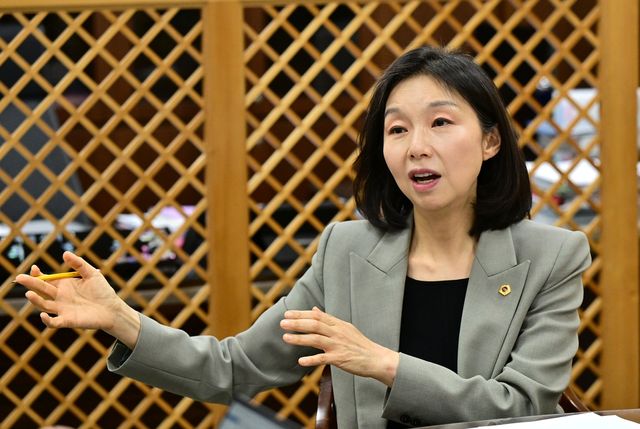 연합뉴스와 인터뷰하는 최호정 서울시의회 의장