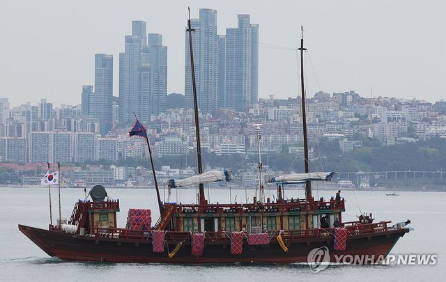'평화의 사절' 조선통신사선 출항