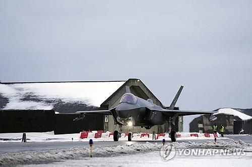 아이슬란드 케플라비크 기지의 노르웨이군 F-35 전투기