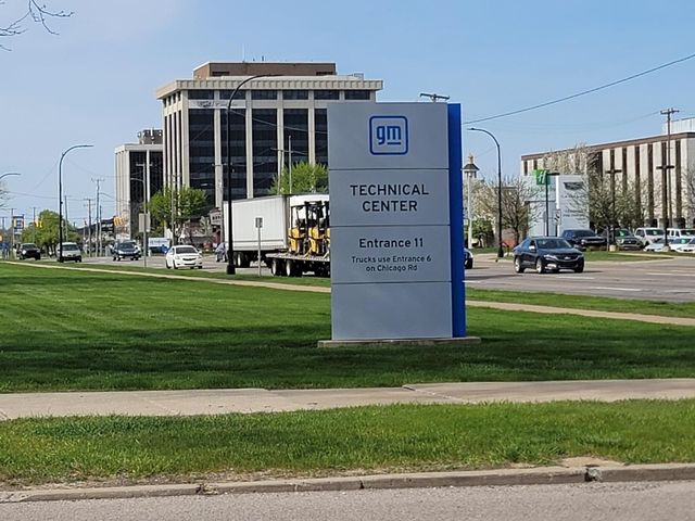 트럼프 취임 100일…미시간주 머콤 카운티의 GM 테크센터