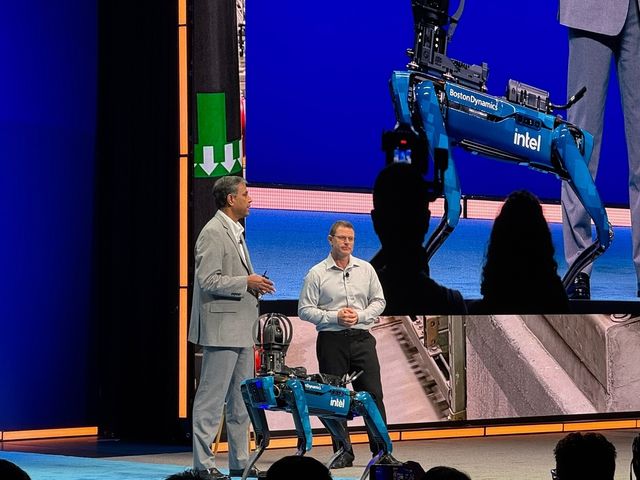 인텔 파운드리 포럼에 등장한 현대차그룹 로봇 계열사의 '로봇 개'