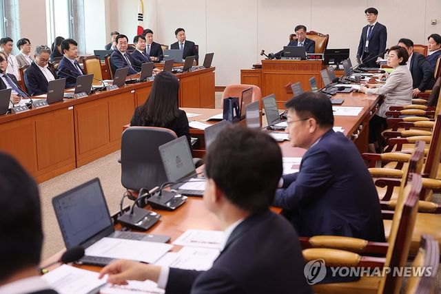 국토교통위원회 전체회의, 추경안 의결