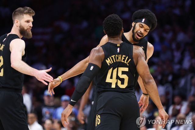 도너번 미첼(45번) 등 클리블랜드 선수들