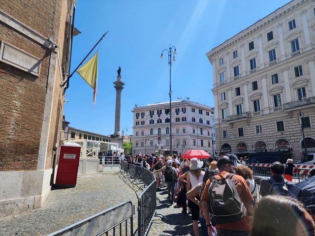 줄선 교황 참배객들