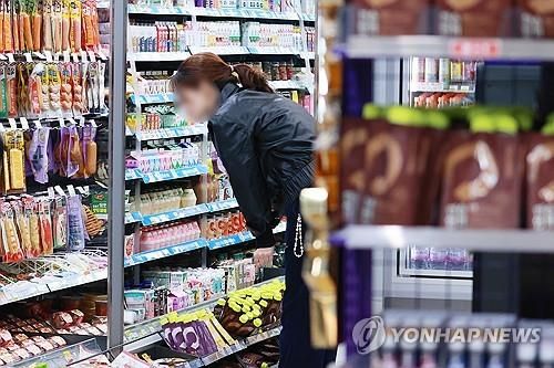 "100∼200원씩 야금야금"…내달 편의점 음료 가격 오른다