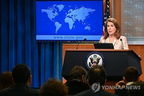 브리핑하는 태미 브루스 미국 국무부 대변인