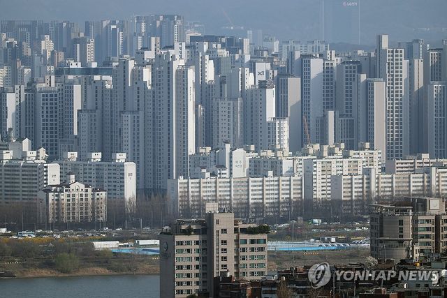 서울 서초구와 강남구 일대의 아파트 원경