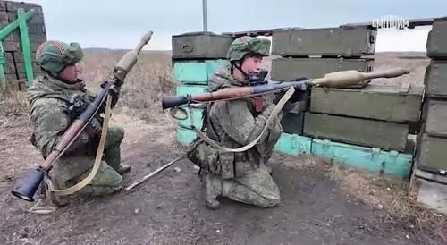 러 쿠르스크 전투 훈련하는 북한군