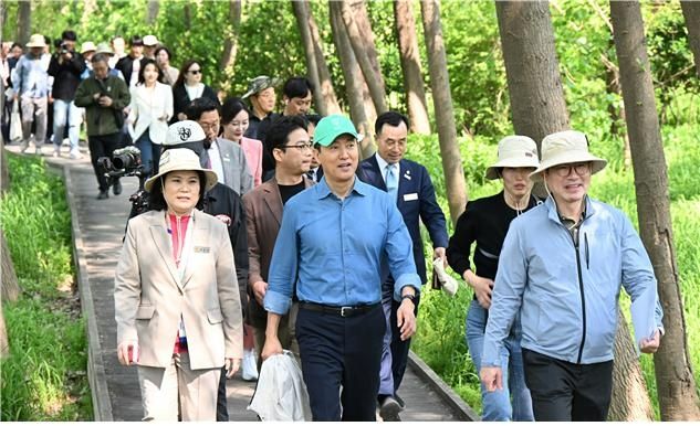 오세훈 시장, 29일 '암사초록길' 개통식 참석