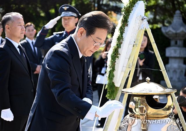 이재명 후보, 고 이승만 묘역 참배