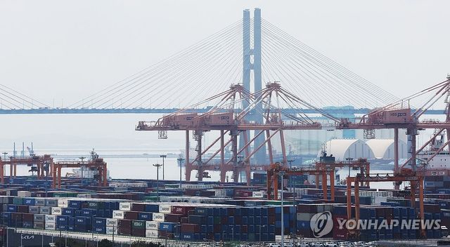 4월 1∼20일 수출 5.2% 줄어…대미수출 14.3% '뚝'