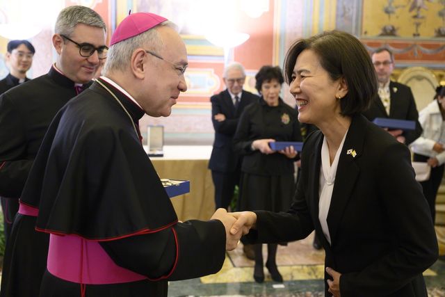 '비오 9세 교황 대십자훈장' 받은 오현주 주교황청 대사