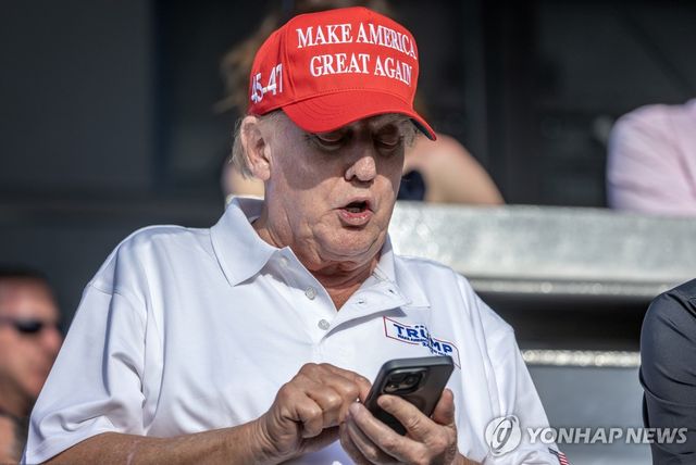 2024년 4월 LIV 골프 마이애미 대회장을 방문한 트럼프 대통령.