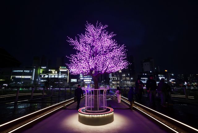 모충교 경관조형물