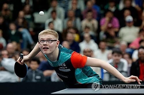 프랑스의 '탁구 천재' 펠릭스 르브렁