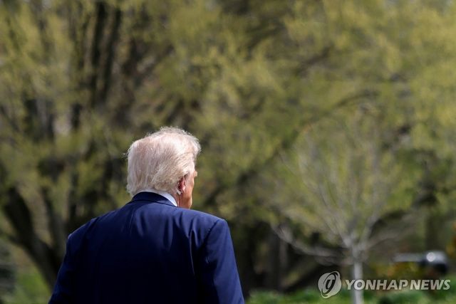 3일(현지시간) 마러라고로 떠나는 도널드 트럼프 미 대통령