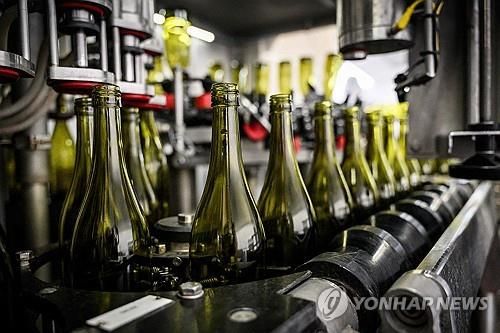프랑스 와인 병입 모습