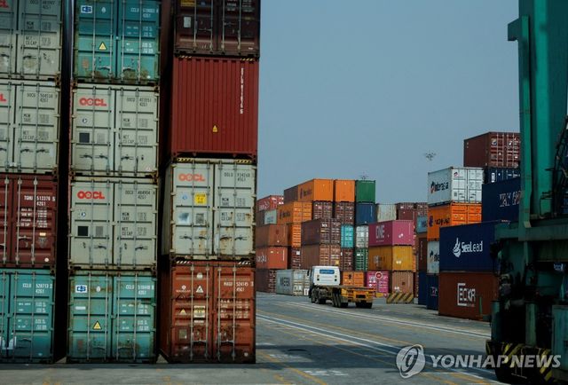 인도 뭄바이 컨테이너 터미널