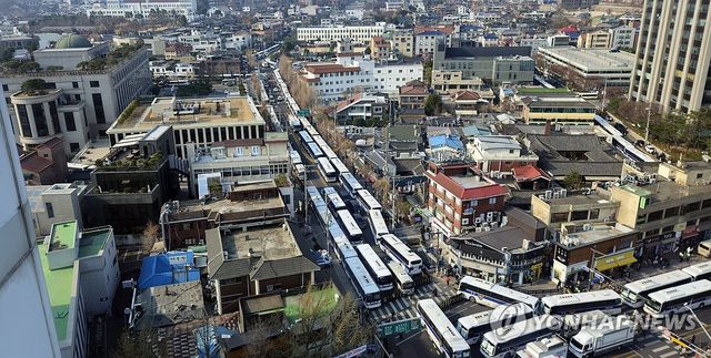 헌법재판소 인근 '진공상태'