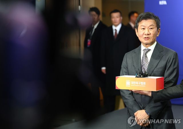 정몽규 축구협회장, 취재진과 인터뷰