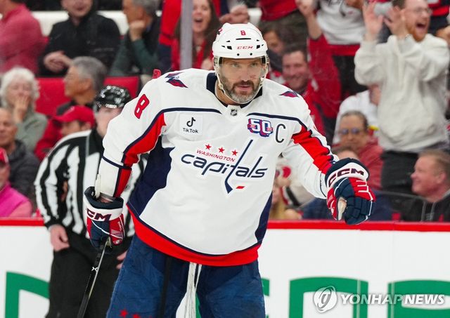 통산 892호 득점을 올려 신기록까지 3골을 남긴 알렉스 오베치킨