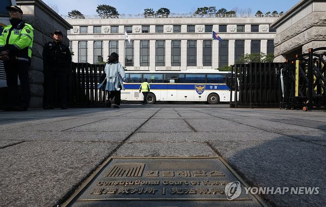 4월로 넘어온 윤 대통령 탄핵심판