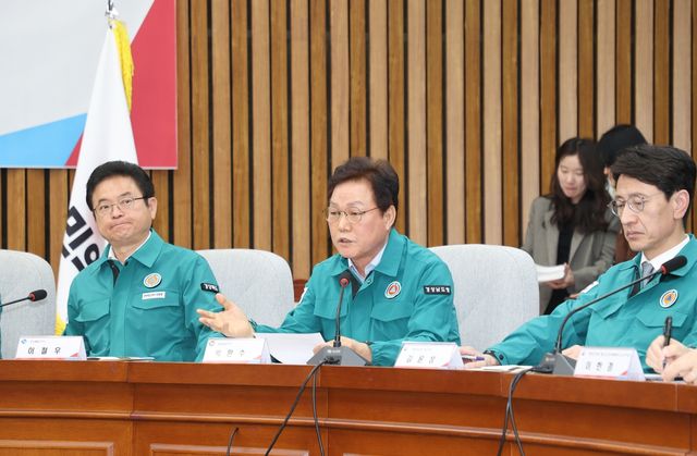 발언하는 박완수 경남도지사