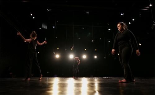 카티아 엥겔 & 아리 에르산디, 〈후탄(숲)[작가·국립현대미술관 제공, 재판매 및 DB금지] 