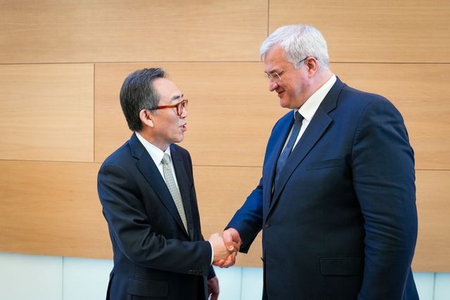 한-우크라 외교장관 약식회동