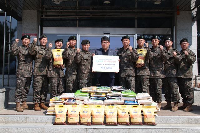 '화환 대신 쌀을' 나눔 가치 실천한 육군 주임원사들 