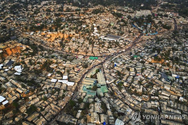 방글라데시 콕스바자르의 로힝야족 난민촌 