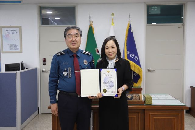 등교 지도 중 치매 노인 신고한 교장선생님