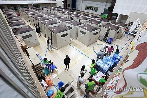 2시간 만에 가득 찬 대피소