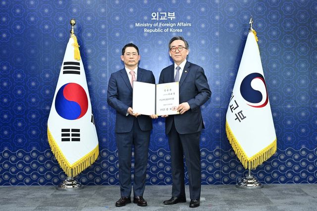 하태욱 주알마티 총영사와 조태열 외교부 장관