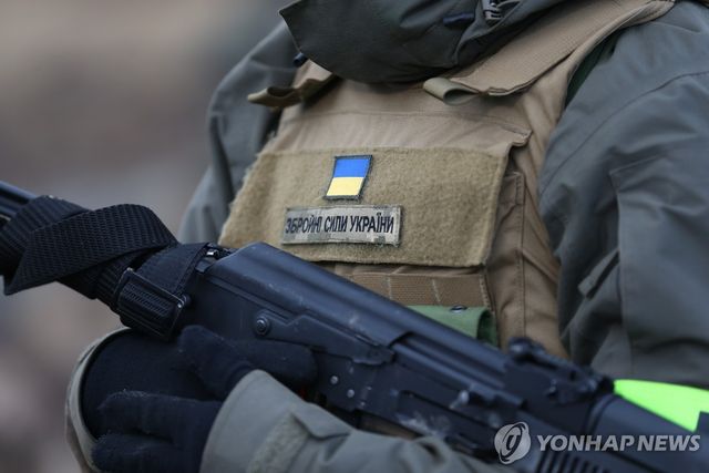 소총 든 우크라이나군 병사