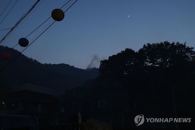대구 함지산 산불 재발화…서변동 주민 대피령