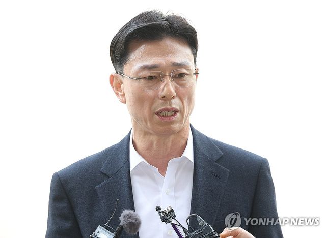 질문에 답하는 임성근 전 사단장