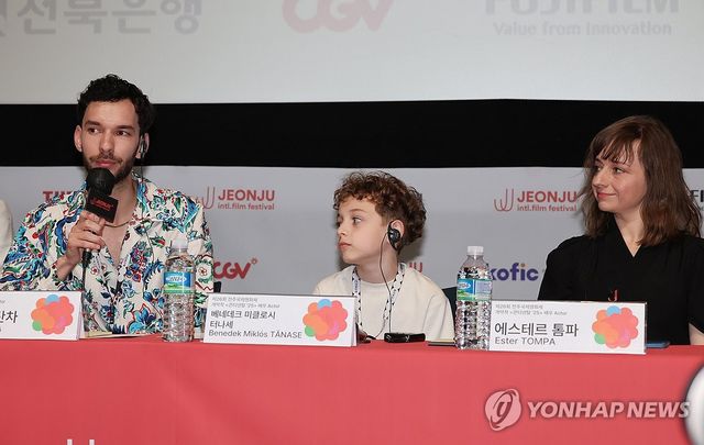 전주국제영화제 찾은 콘티넨탈 '25 배우들