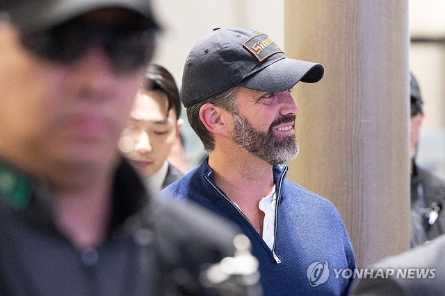 출국하는 트럼프 주니어