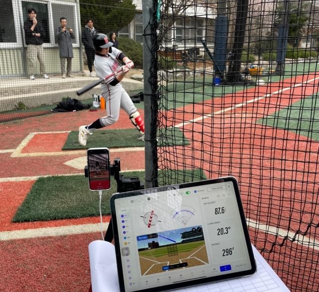 고교 선수의 스윙 궤적과 타구 분석하는 KBO