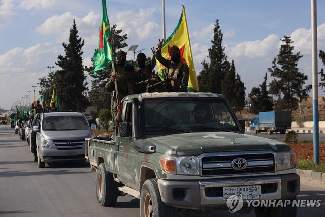 알레포에서 철수하는 쿠르드 무장단체