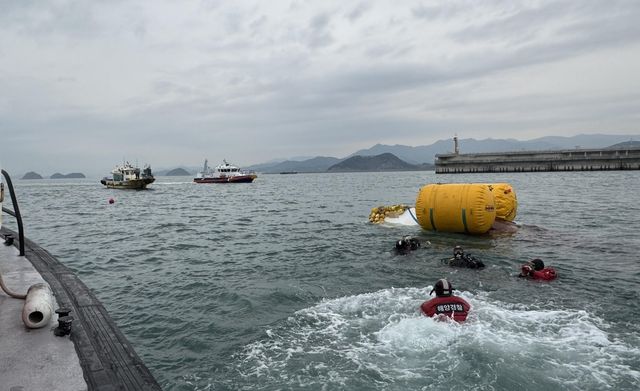 경남 창원시 진해구 연도 방파제 부근 부선과 어선 충돌